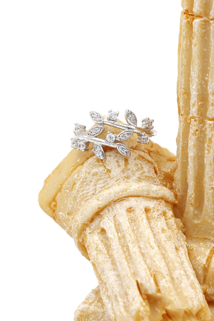 Delicate crystal ring flower earrings set