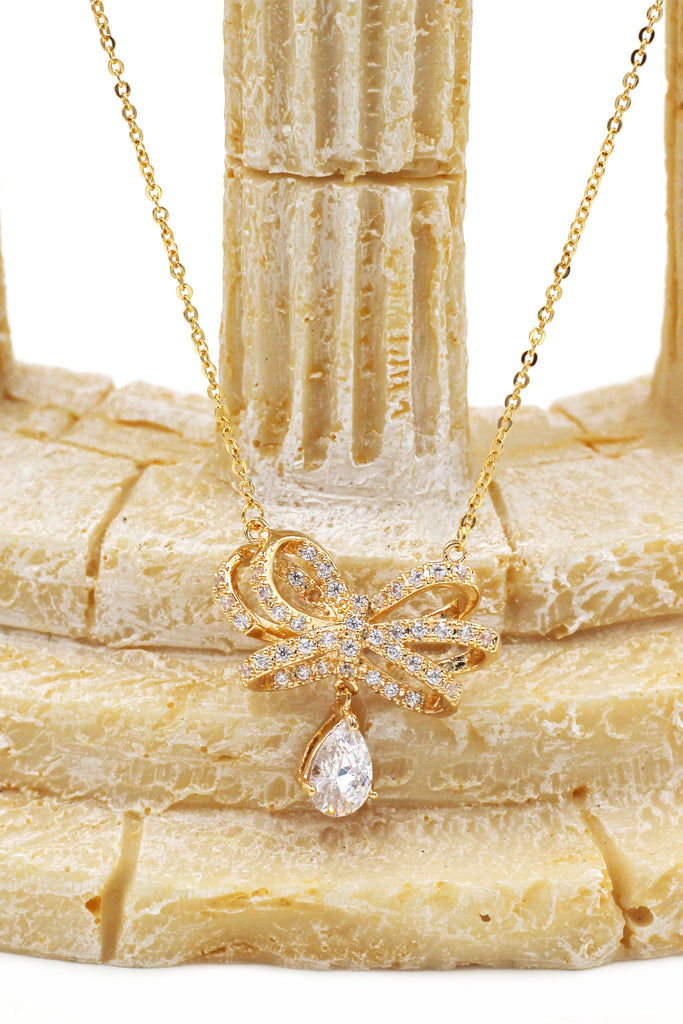 noble bowknot crystal pendant necklace