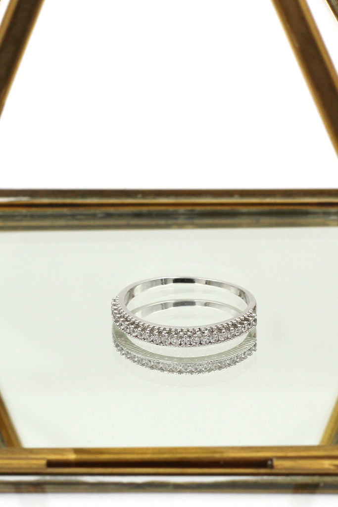 fashion group inlaid diamond ring