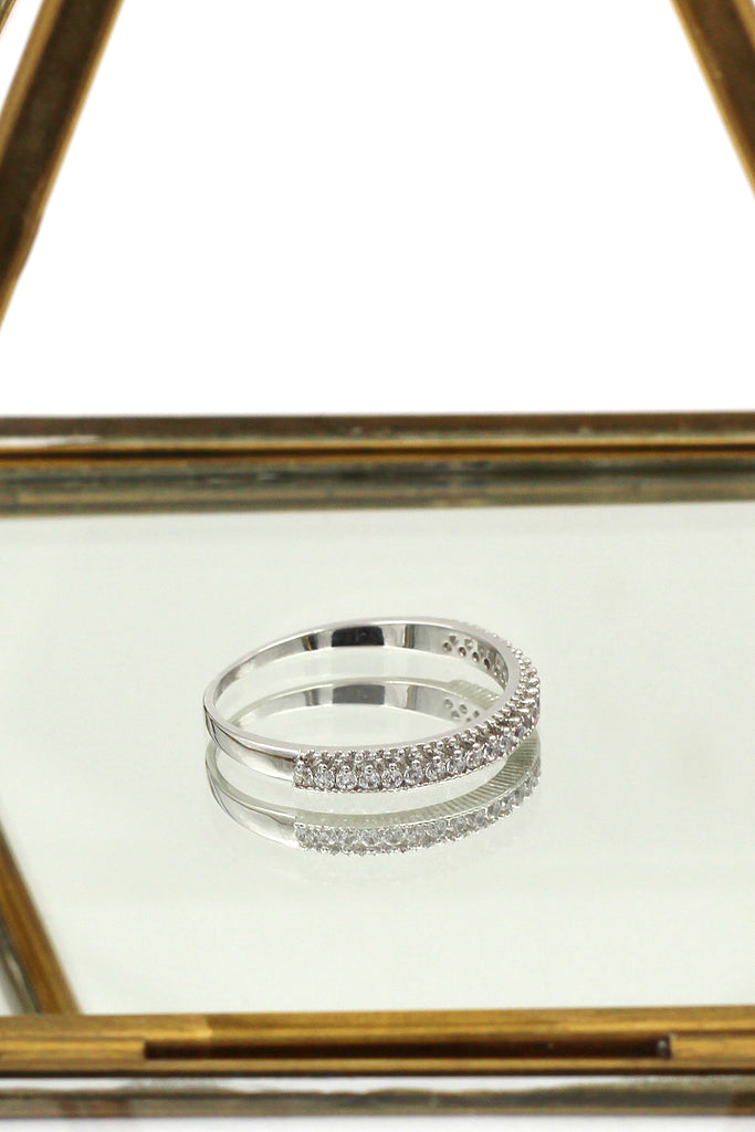 fashion group inlaid diamond ring