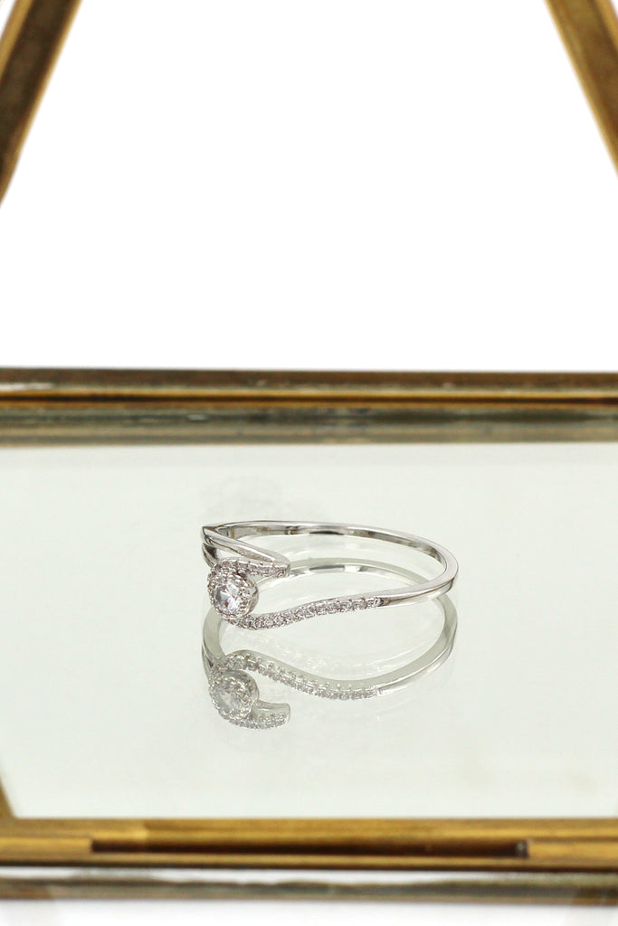 fashion crystal group inlaid ring