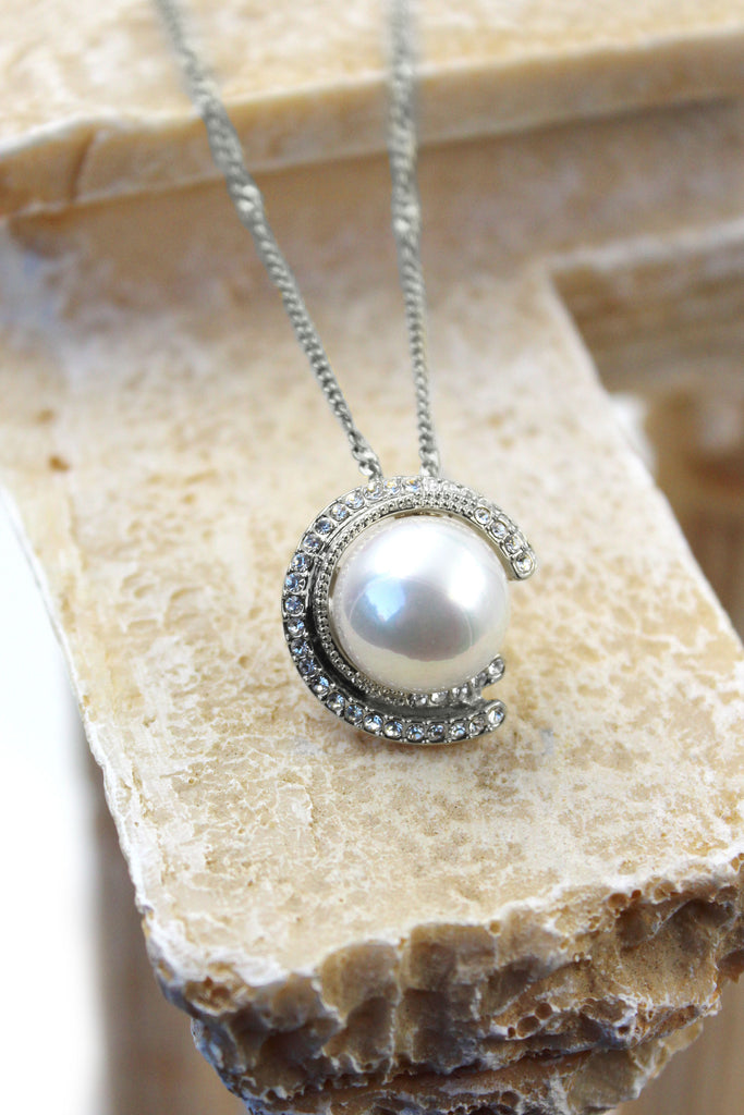 Fashion Half Moon Pearl Necklace