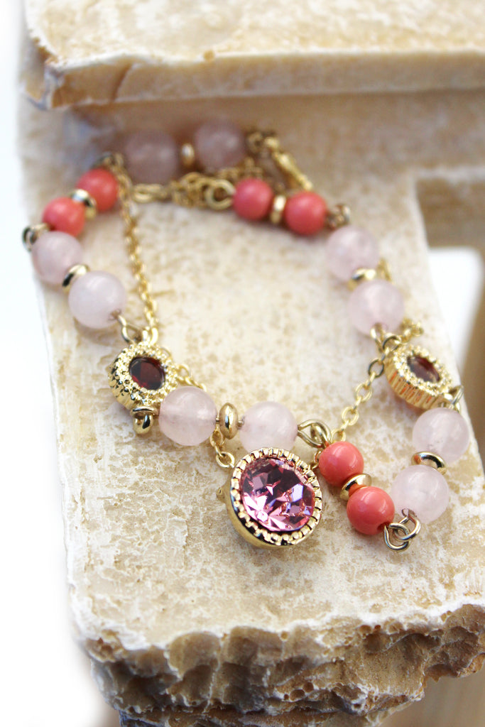 elegant temperament crystal niche bracelet