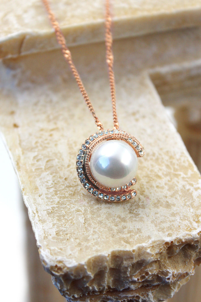 Fashion Half Moon Pearl Necklace