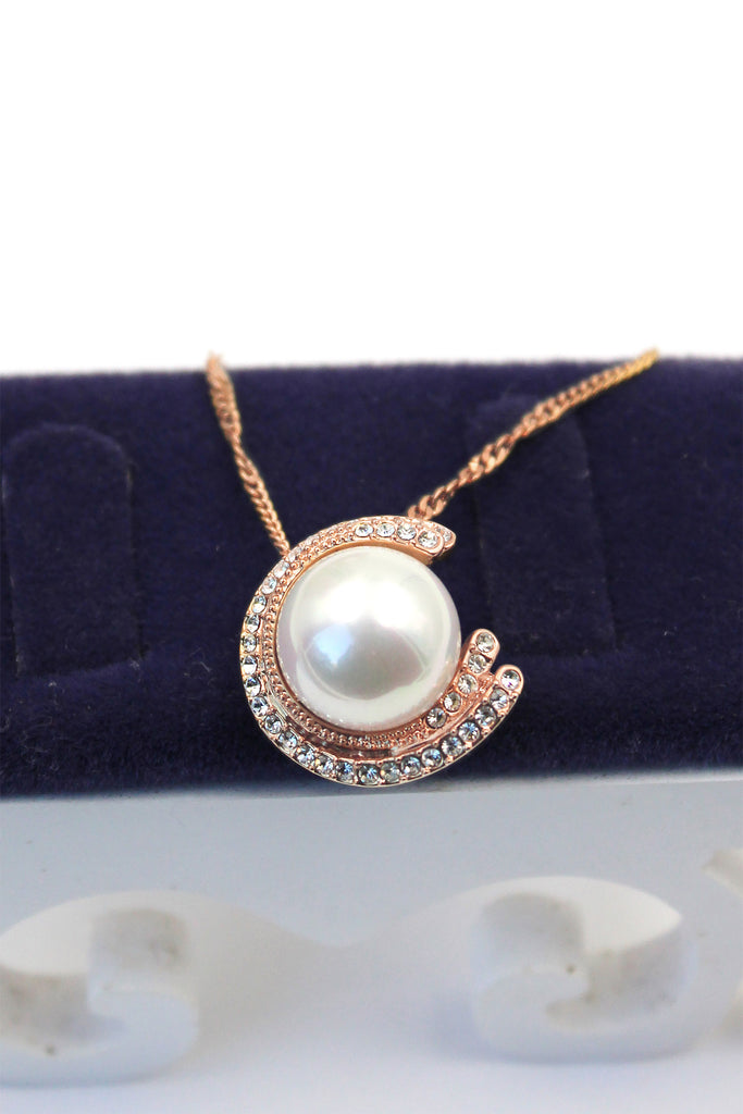 Fashion Half Moon Pearl Necklace