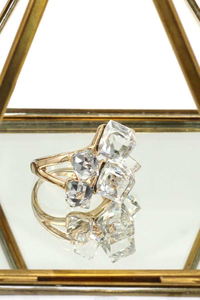 noble color square crystal golden ring