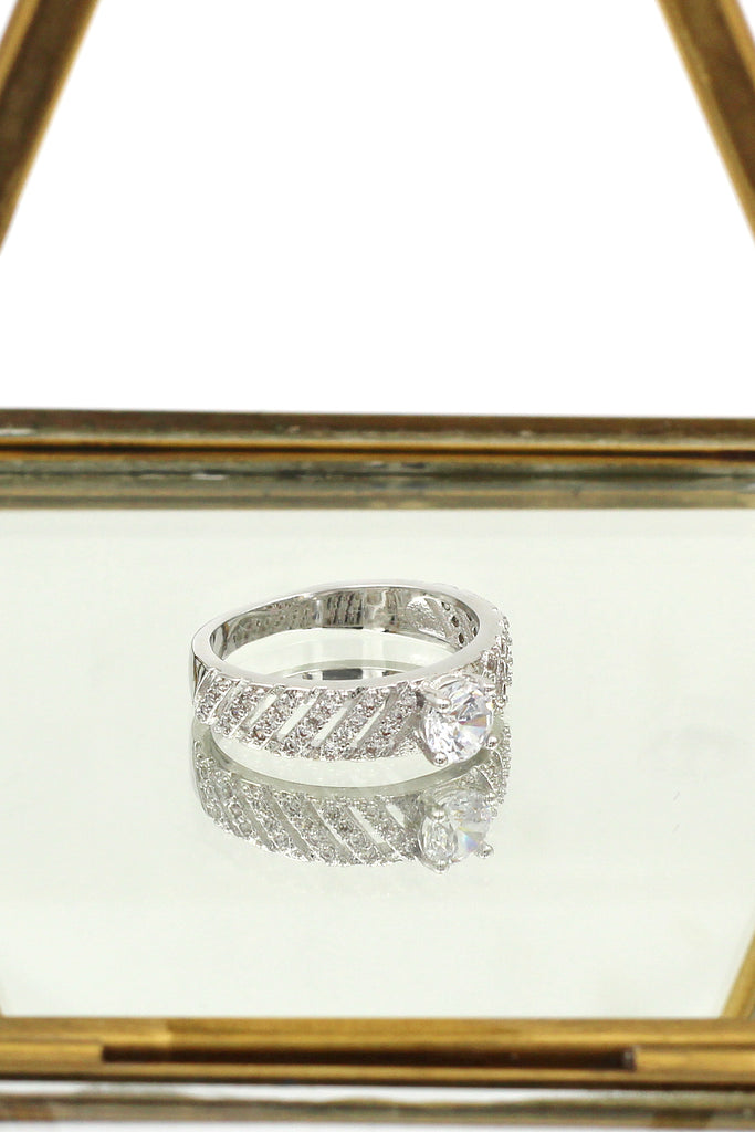 fashion sparkling crystal ring