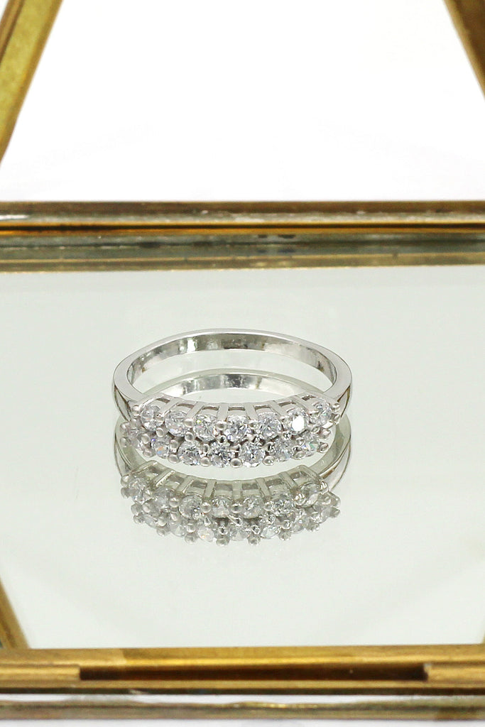 fashion small claw crystal ring