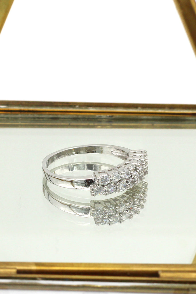 fashion small claw crystal ring