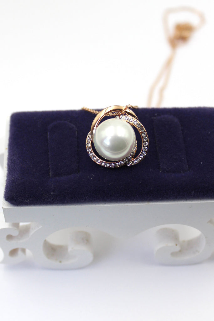 Noble Round pearl Earrings necklace set