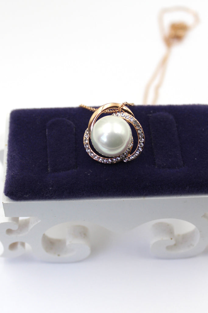 simple clavicle chain bead necklace