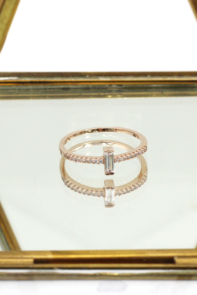 simple vertical crystal ring