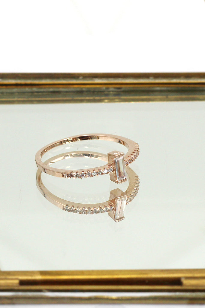 simple vertical crystal ring