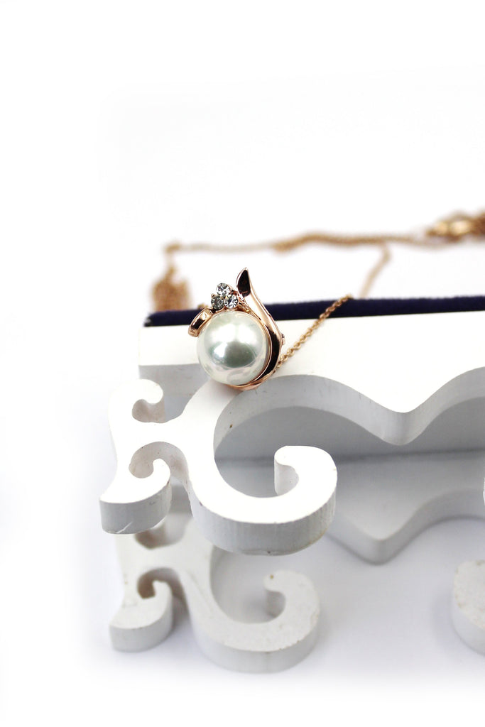 Fashion simple pearl gold earrings set