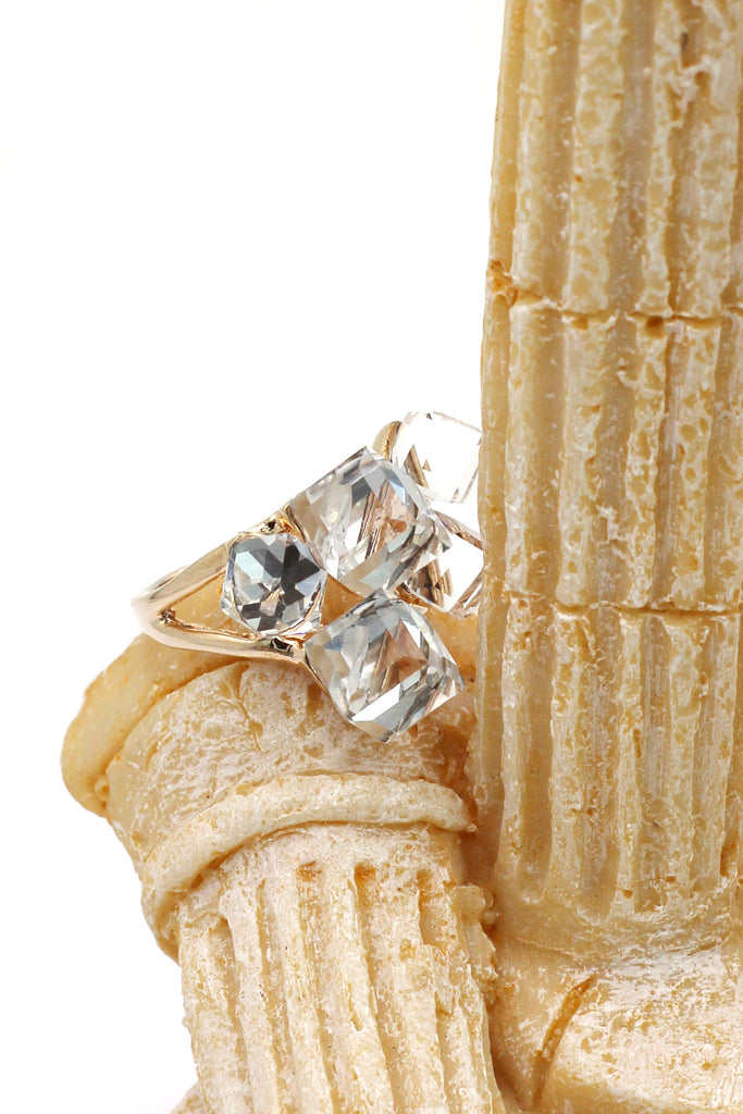 noble color square crystal golden ring