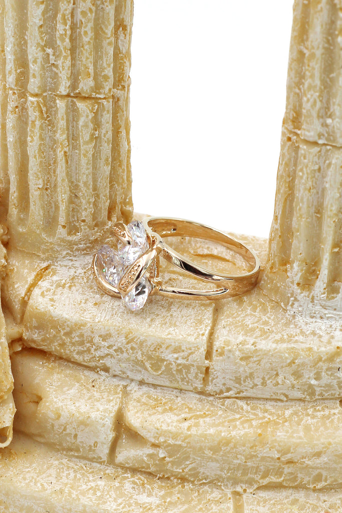 elegant rotating crystal gold ring
