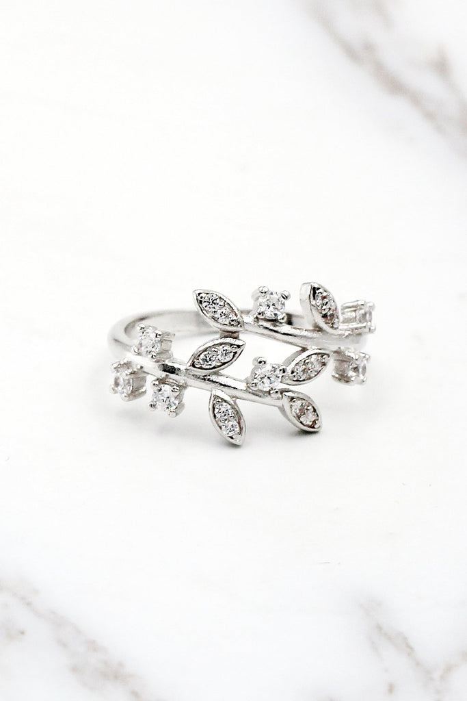 Delicate crystal ring flower earrings set