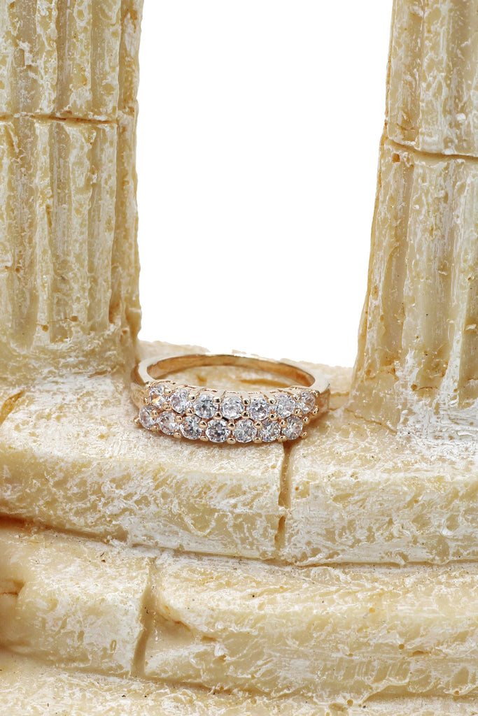 fashion small claw crystal ring