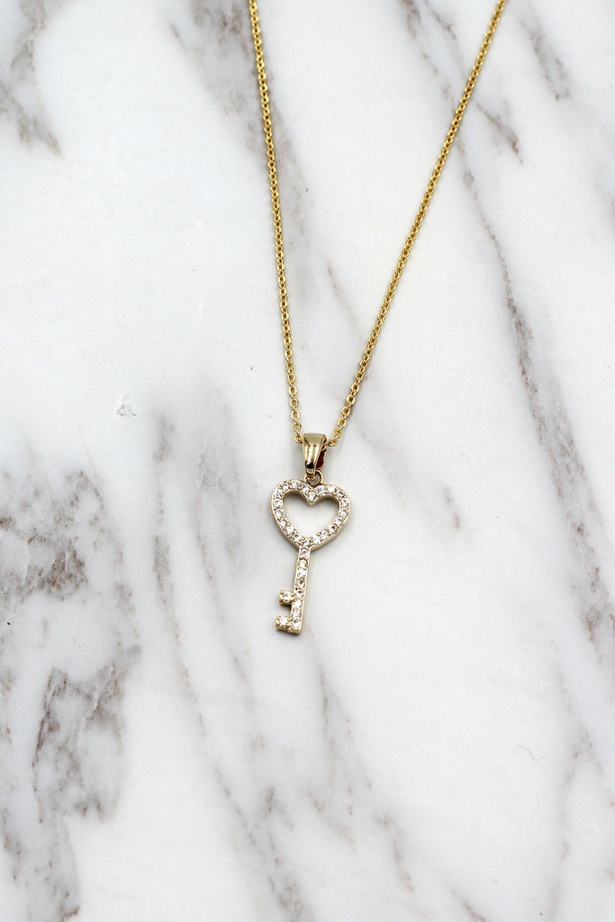 Simple heart-shaped key crystal necklace set
