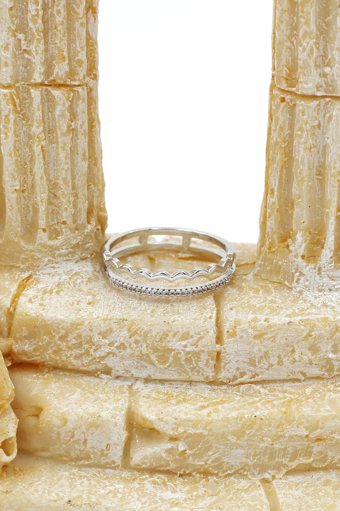 fashion group inlaid crystal ring