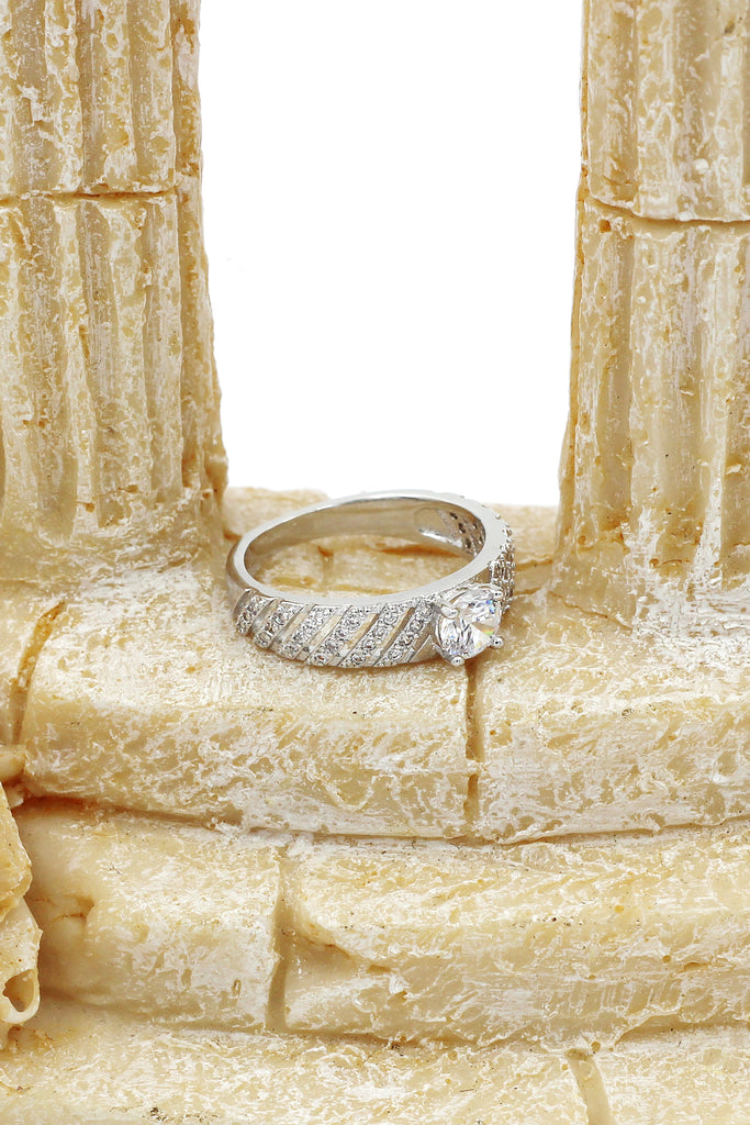 fashion sparkling crystal ring