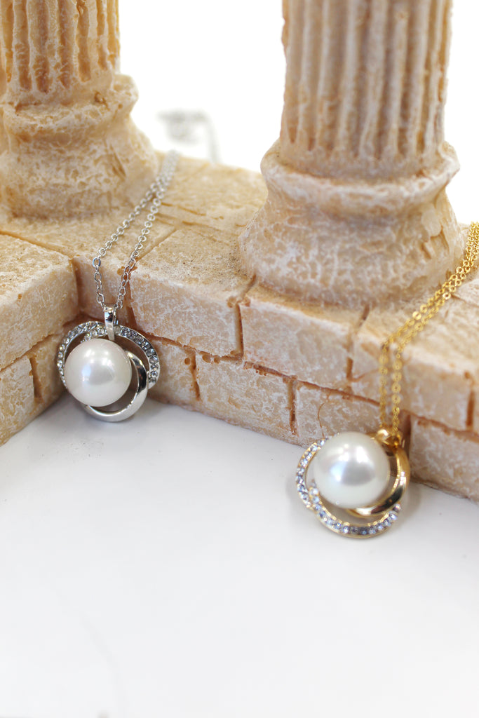 simple clavicle chain bead necklace