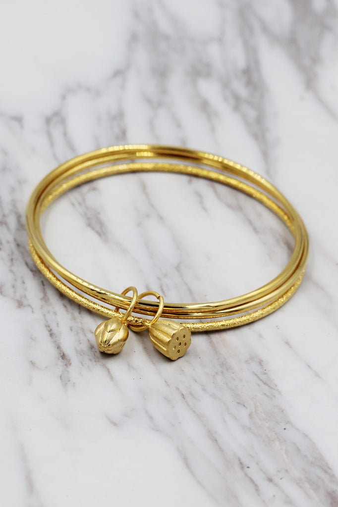 Elegant lotus pendant bracelet
