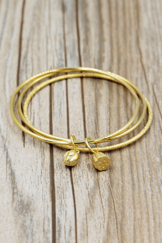 Elegant lotus pendant bracelet