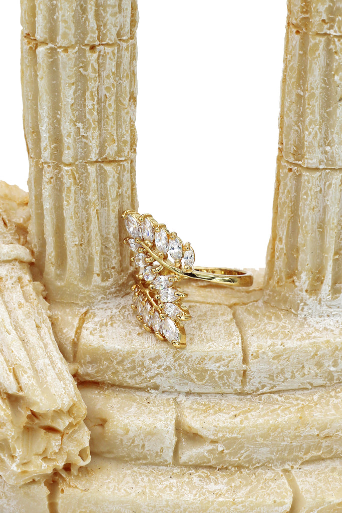 noble fringe crystal lady ring