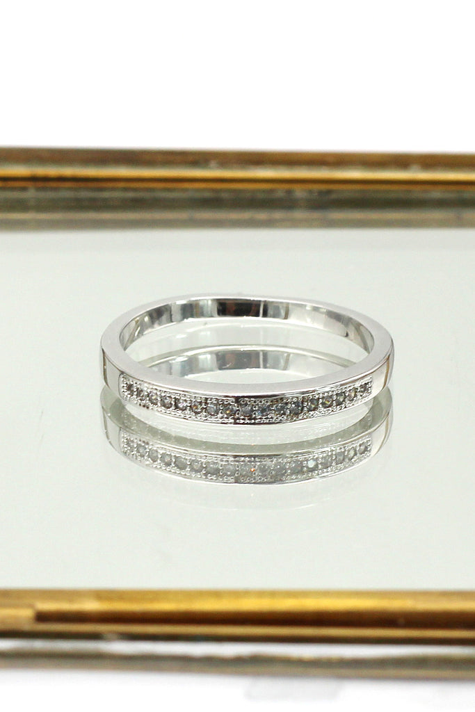 fashion recessed small crystal silver ring