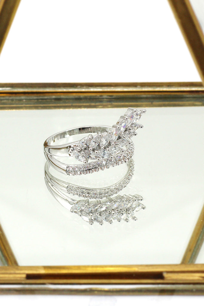 fashion small crystal tassel silver ring