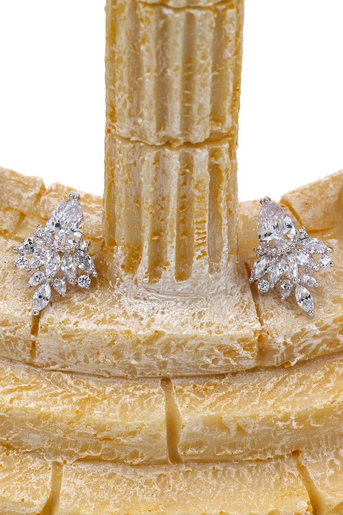 winky crystal silver earrings