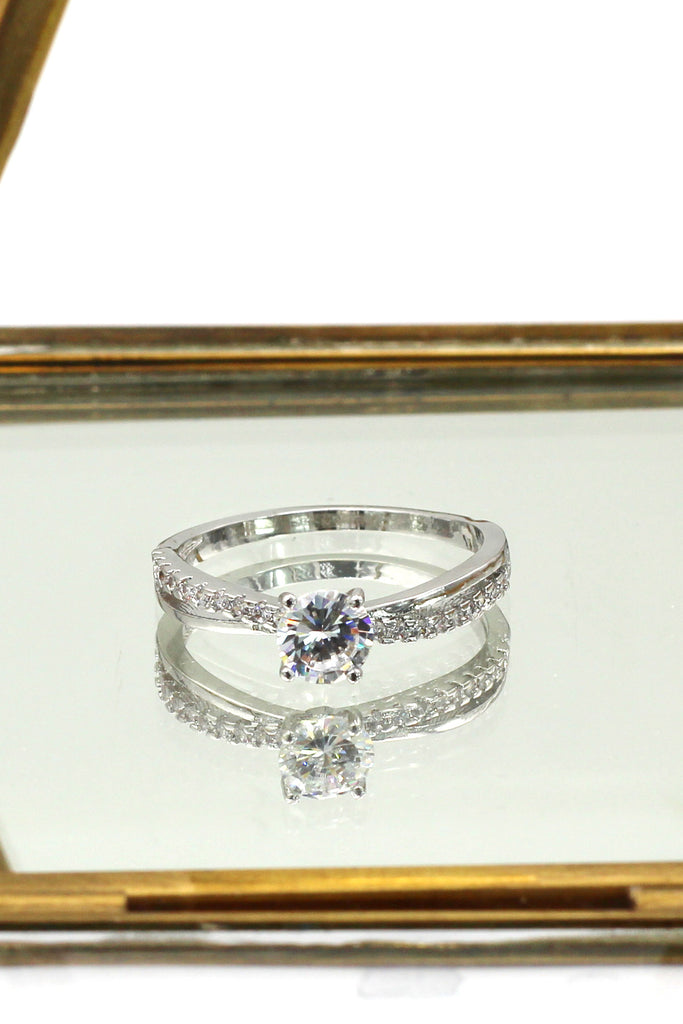fashion embed crystal silver ring