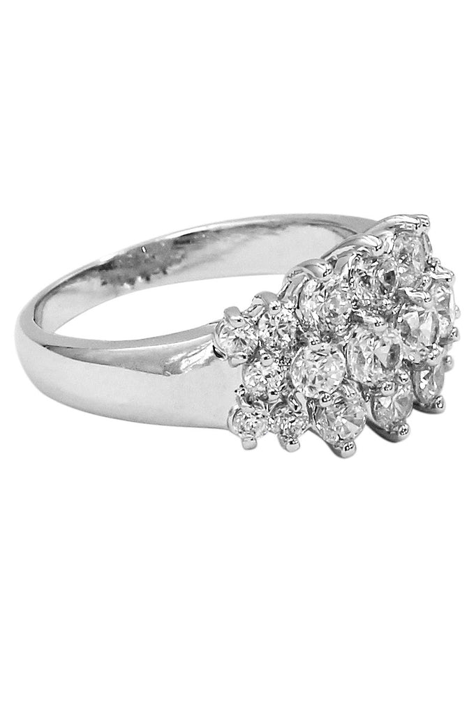 fashion intensive claw crystal ring