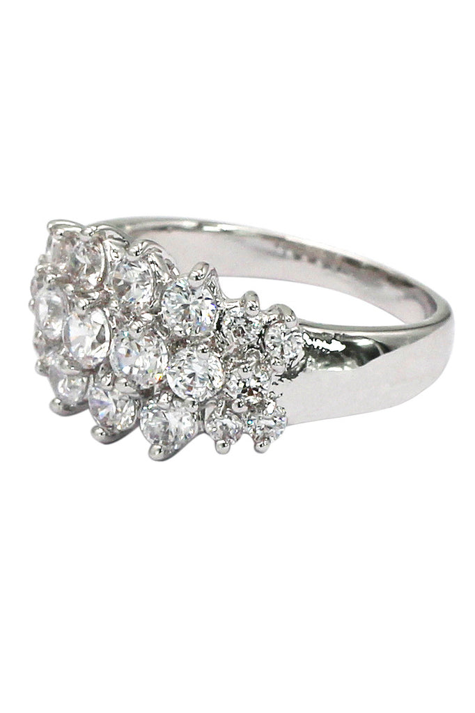 fashion intensive claw crystal ring