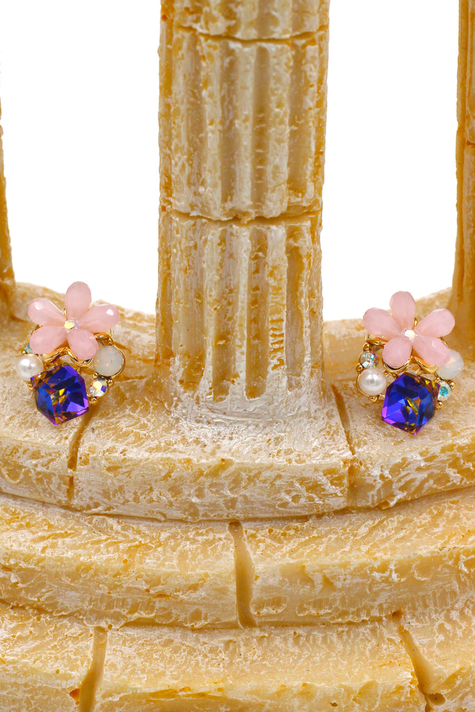 lovely flower and cubic gold rim earrings