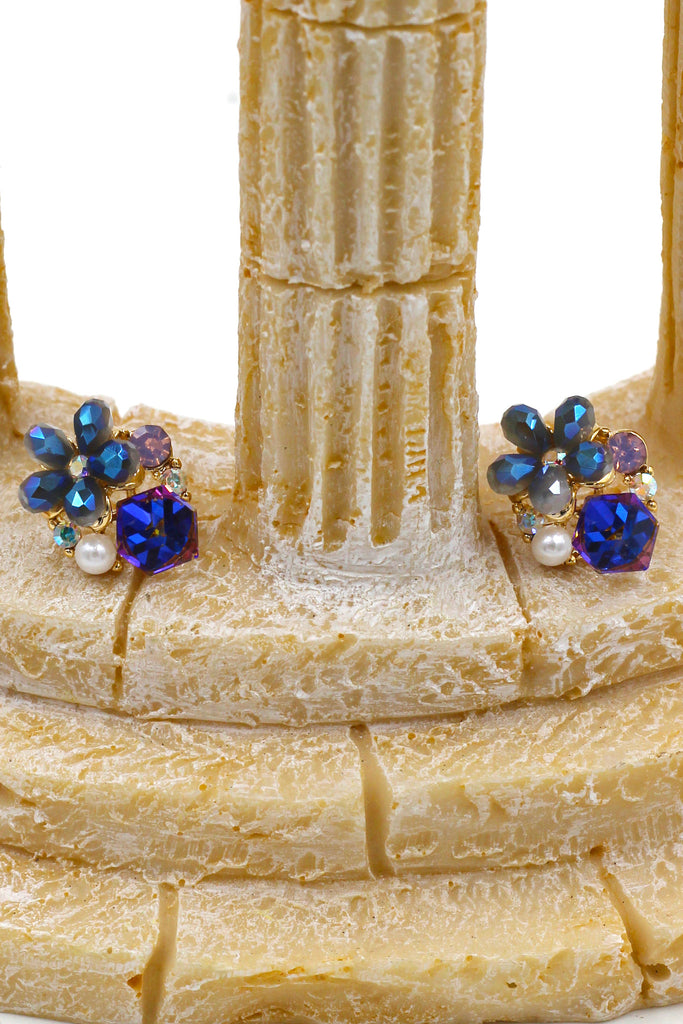 lovely flower and cubic gold rim earrings