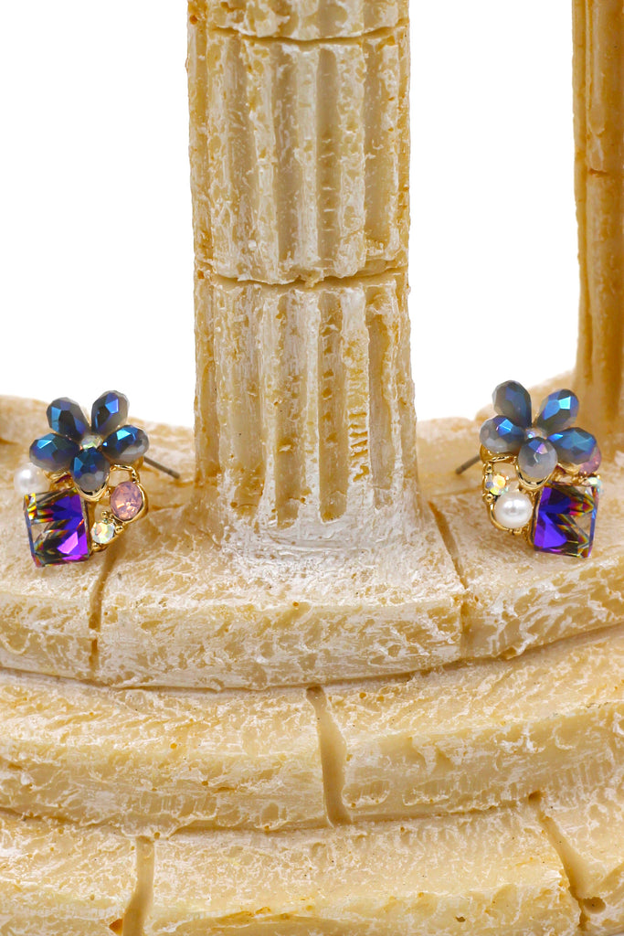 lovely flower and cubic gold rim earrings