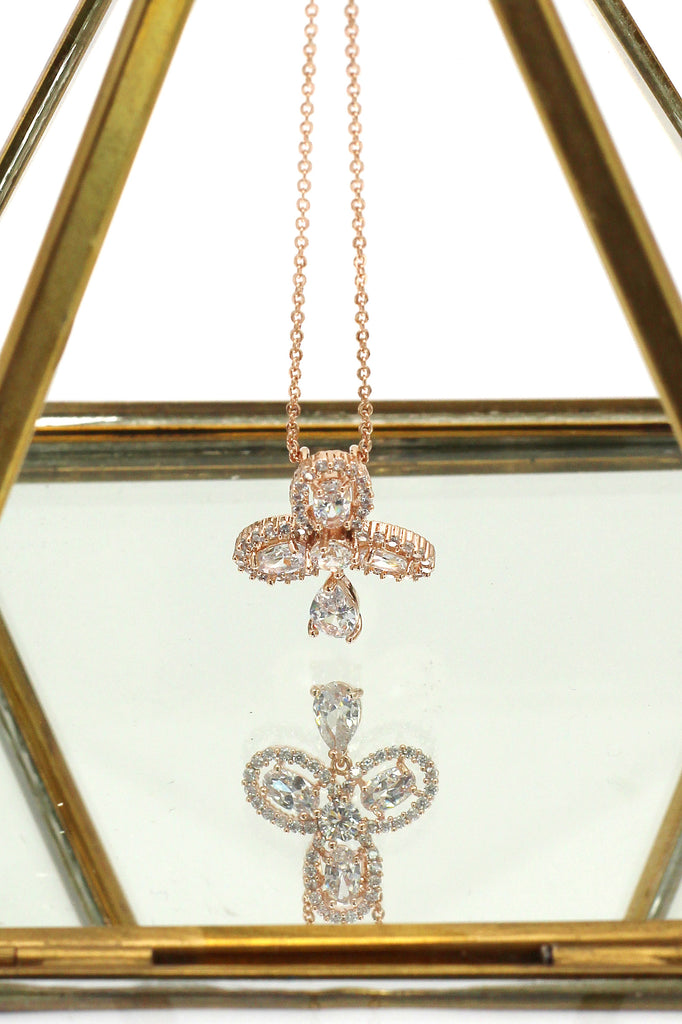 sparkling clover pendant crystal necklace