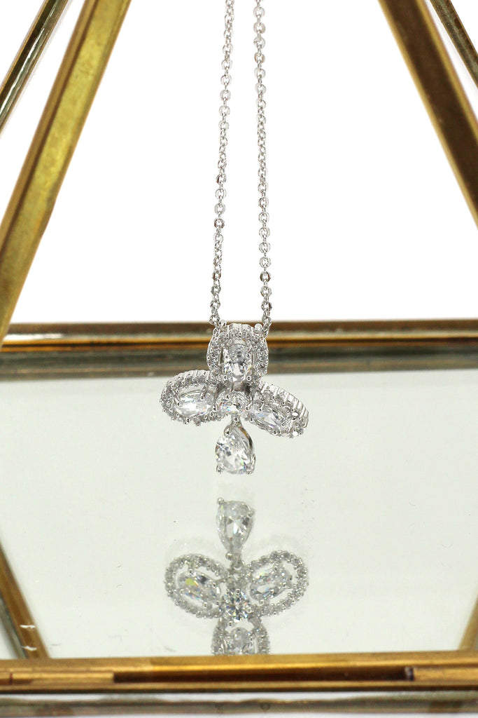 sparkling clover pendant crystal necklace
