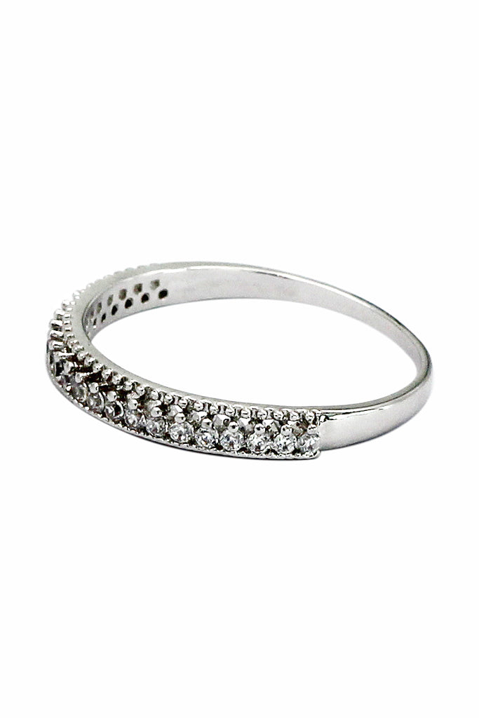 fashion group inlaid diamond ring