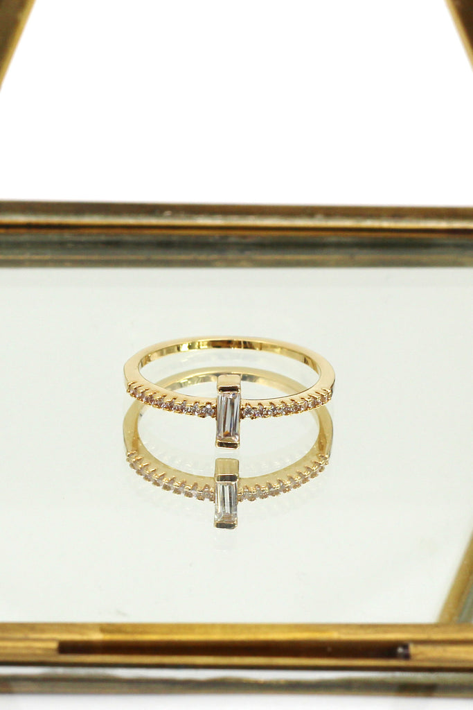 simple vertical crystal ring