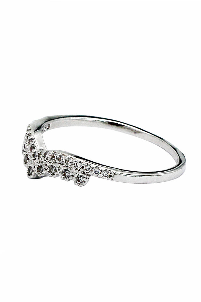 v-shaped crystal ring