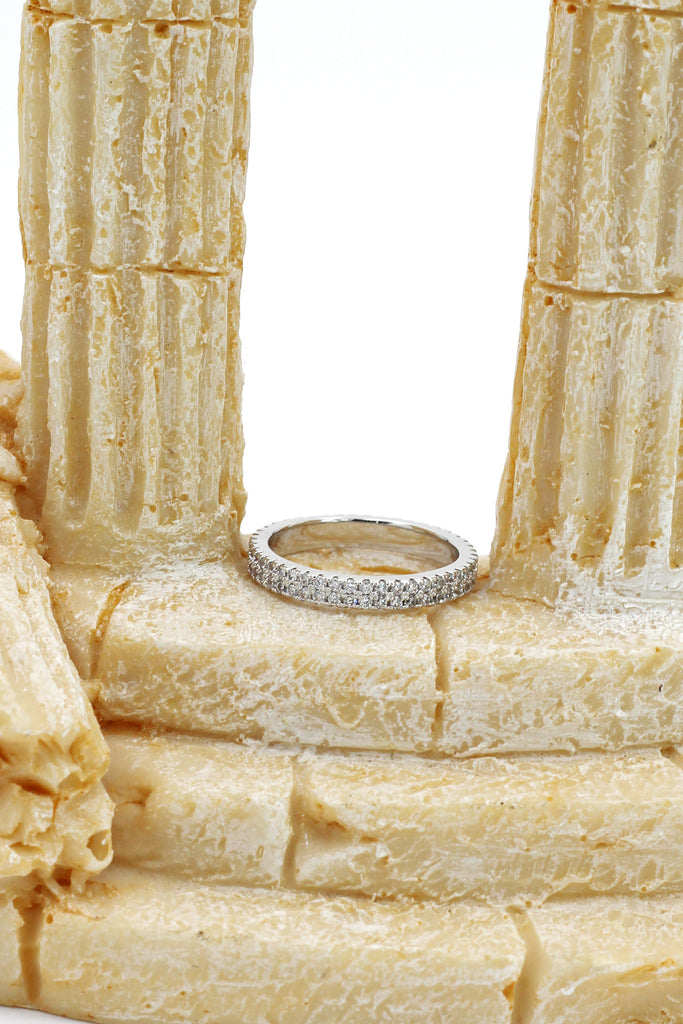 micro-inlaid small crystal silver ring