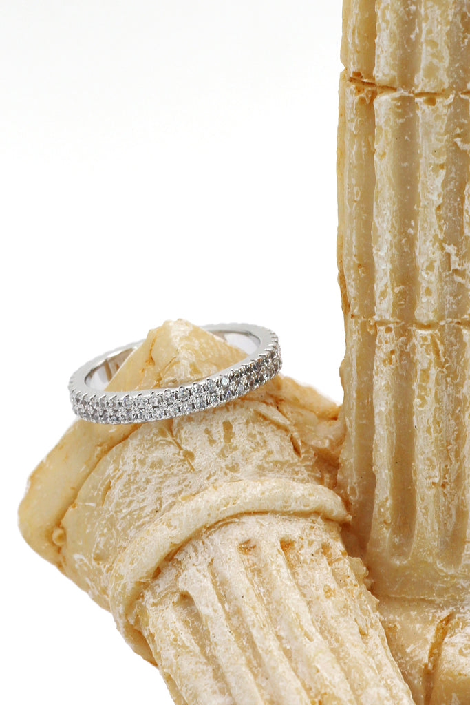 micro-inlaid small crystal silver ring