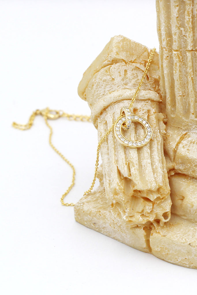 elegant small circle crystal necklace