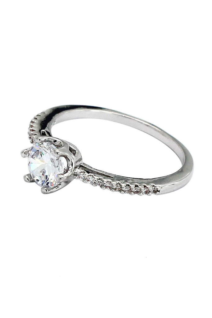 six claw inlaid crystal ring