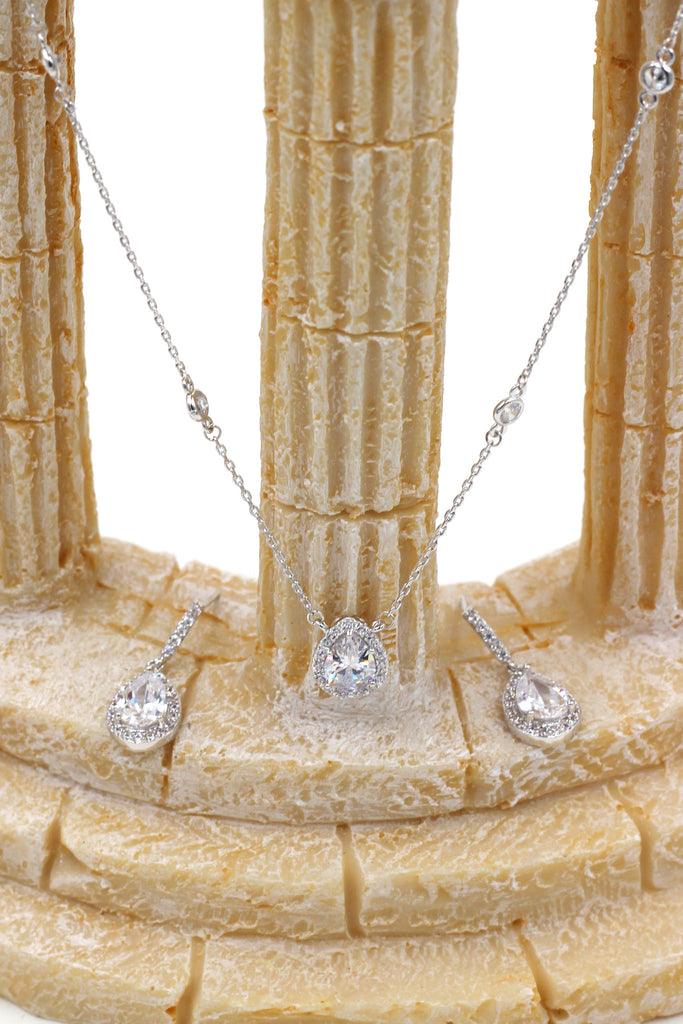 elegant crystal droplets silver necklace