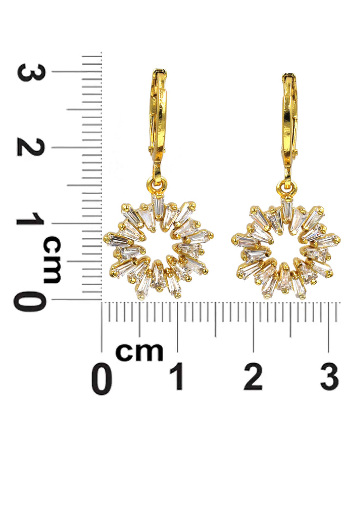 fashion aperture crystal earrings