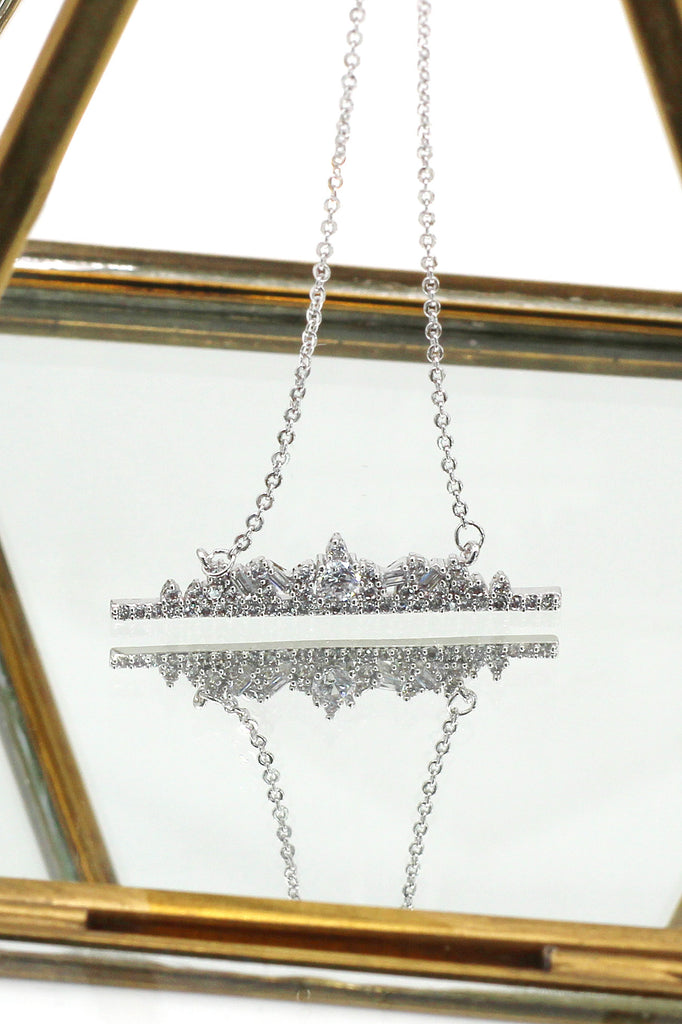 exquisite sparkling crystal silver necklace